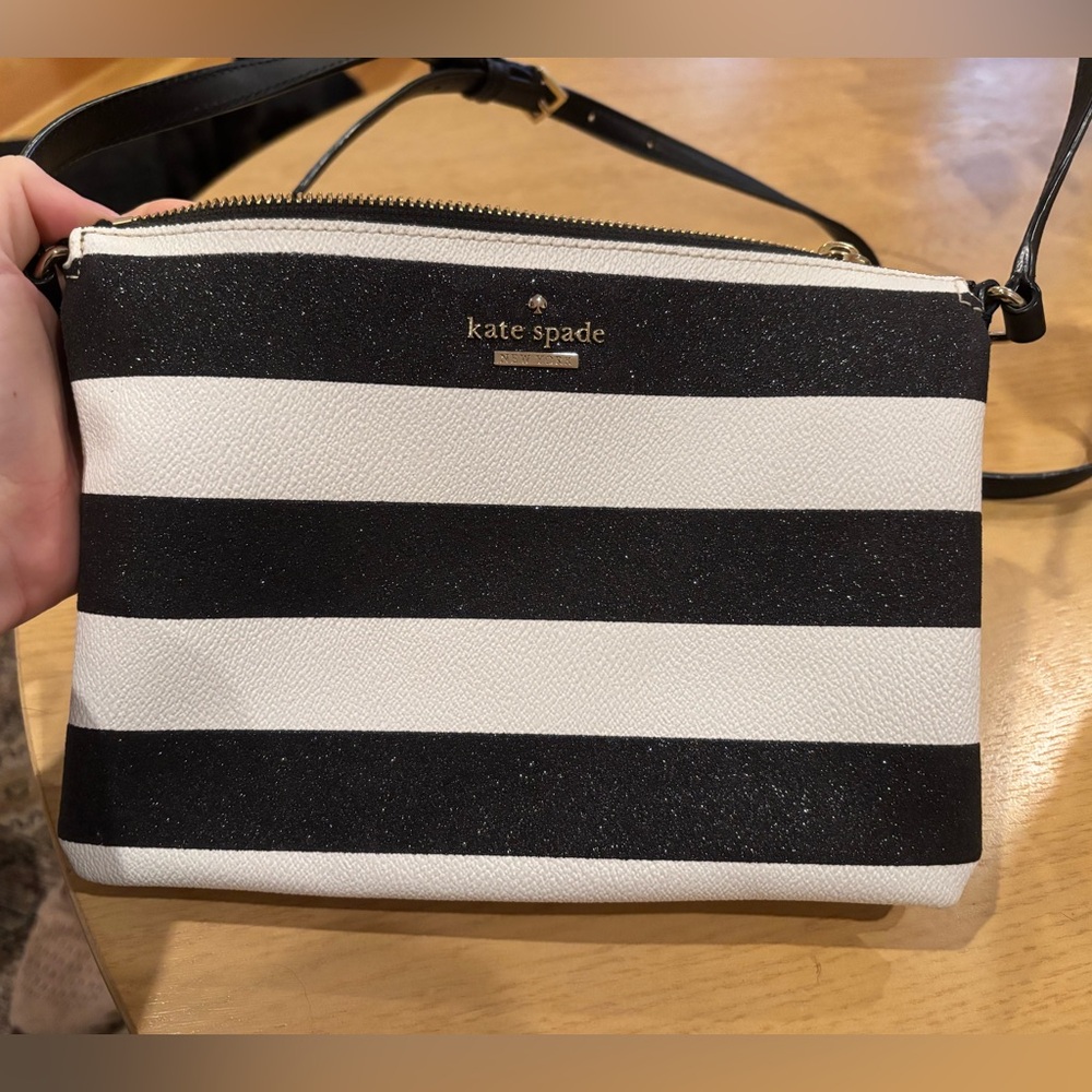 Black and white kate spade cross body bag medium size great condition